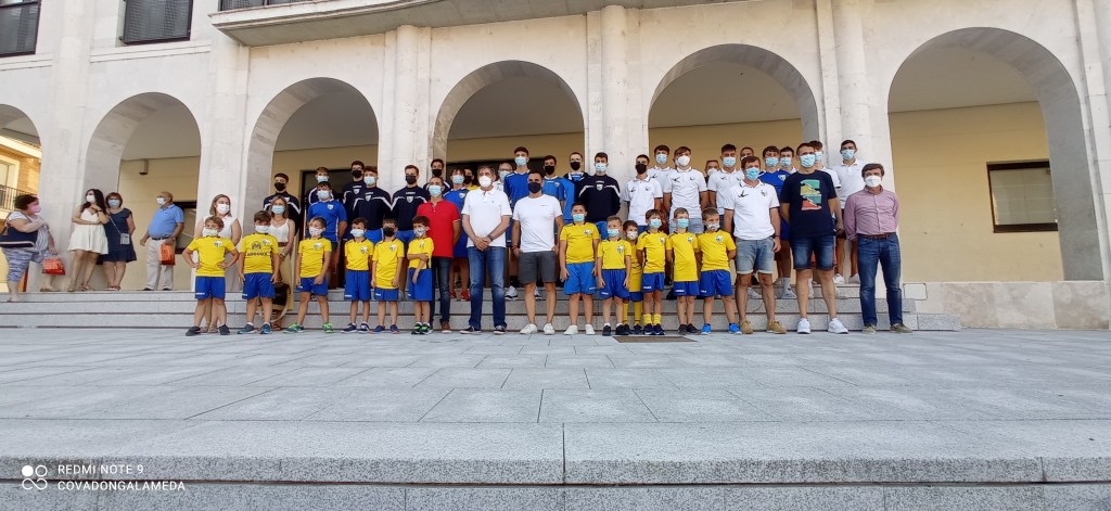 Homenaje del Ayuntamiento a los equipos campeones de Liga del C.D.&nbsp;Íscar