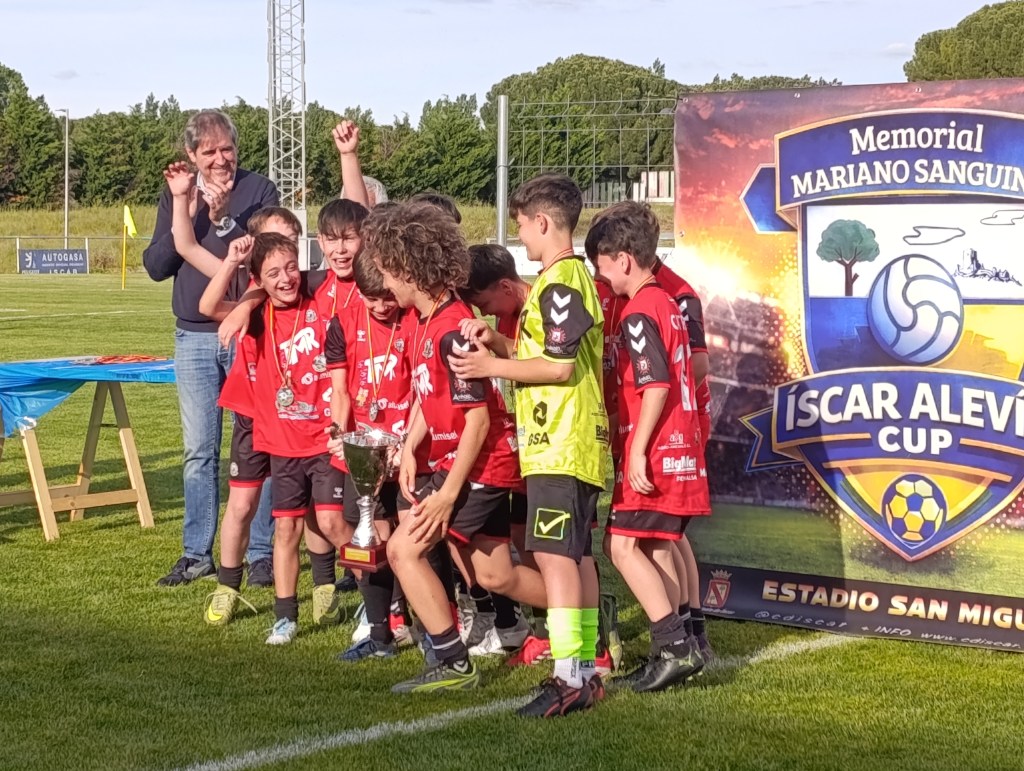 El Arévalo C.F. se lleva la primera Íscar Alevín&nbsp;Cup